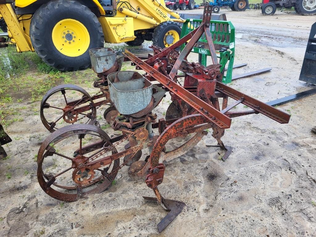 2 Row Cultivator Frame W. Planters