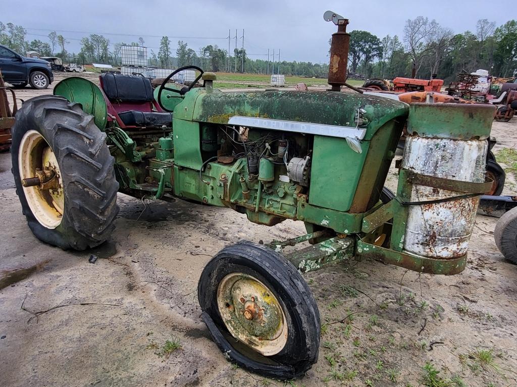 John Deere 1010 Tractor