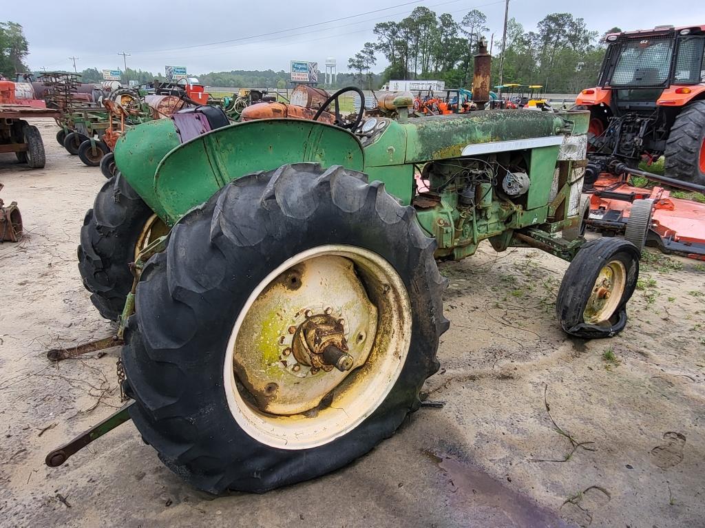 John Deere 1010 Tractor