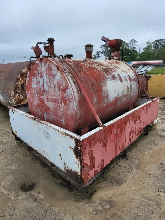 Fuel Tank With Containment