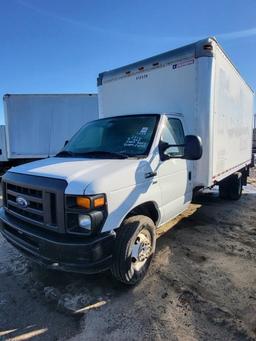 2016 Ford E350 Super Duty Box Truck