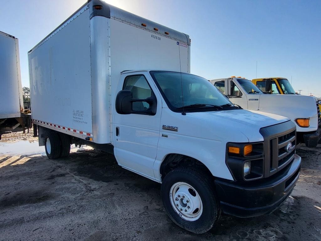 2016 Ford E350 Super Duty Box Truck