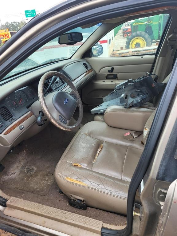 2003 Crown Victoria Sedan