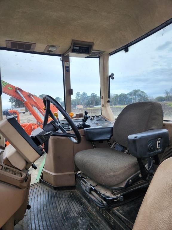 John Deere 7810 Cab Tractor