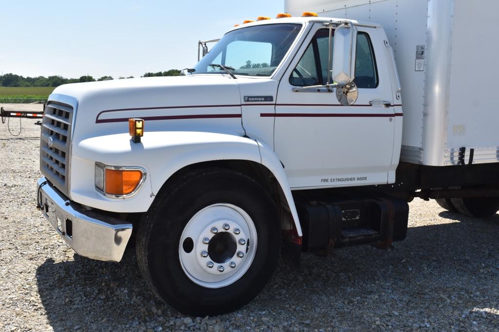 1995 FORD F800 15761