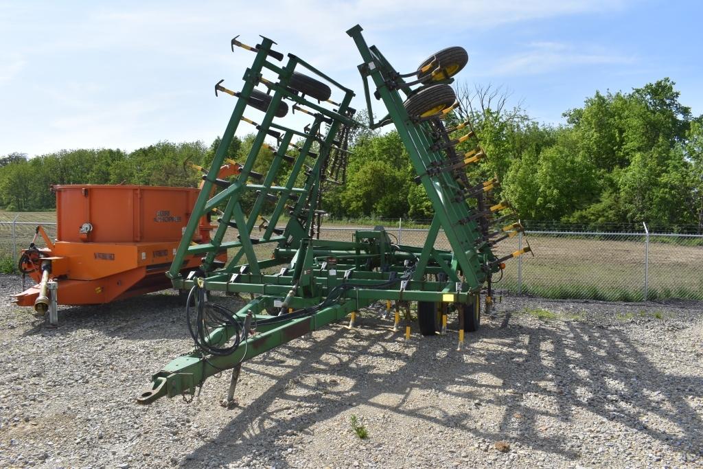 JD 980 cultivator, 32ft, 4 bar spiked drag,