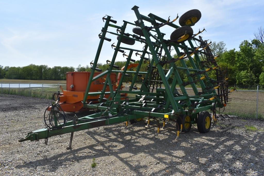 JD 980 cultivator, 32ft, 4 bar spiked drag,