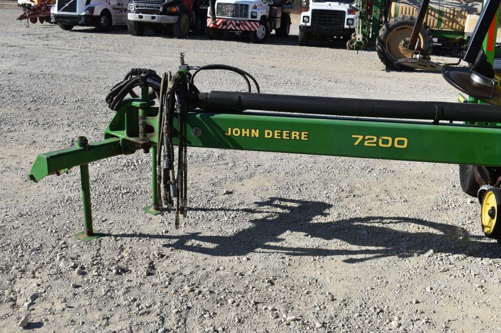 JD 7200, 12 row, no till planter, Martin  floating row cleaners, double dis
