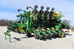 2015 John Deere 1795 planter, Max Emerge 5,  12-24 vacuum splitter, central