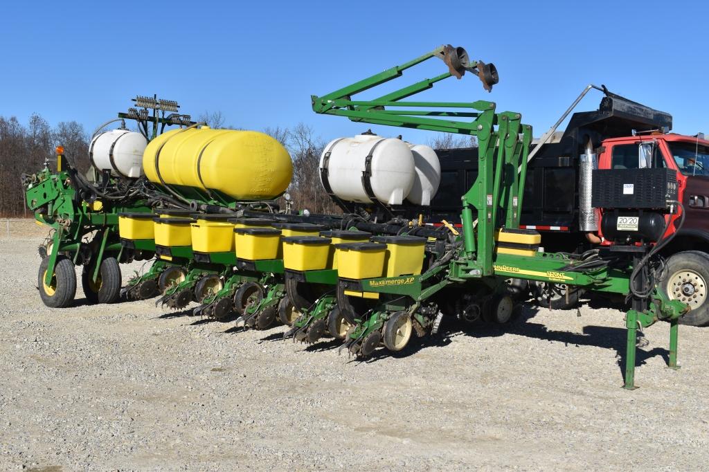 2005 16 row John Deere 1770 NT, Floating  Martin row cleaners, 20/20 seed s