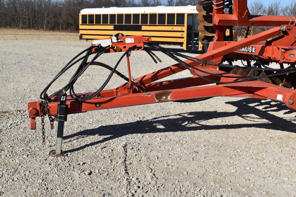 2010 Krause 8200-31W, 31ft, 3 section folding  disc, rear hitch, safety lig