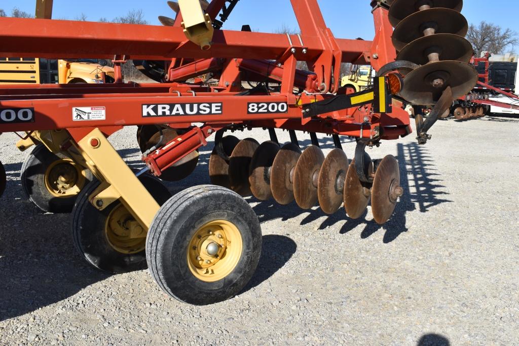 2010 Krause 8200-31W, 31ft, 3 section folding  disc, rear hitch, safety lig