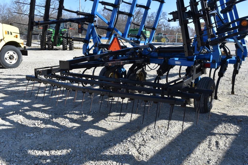 DMI Tigermate 28ft, 3 section folding, 3 bar  rear coil tine, c shanks, rea