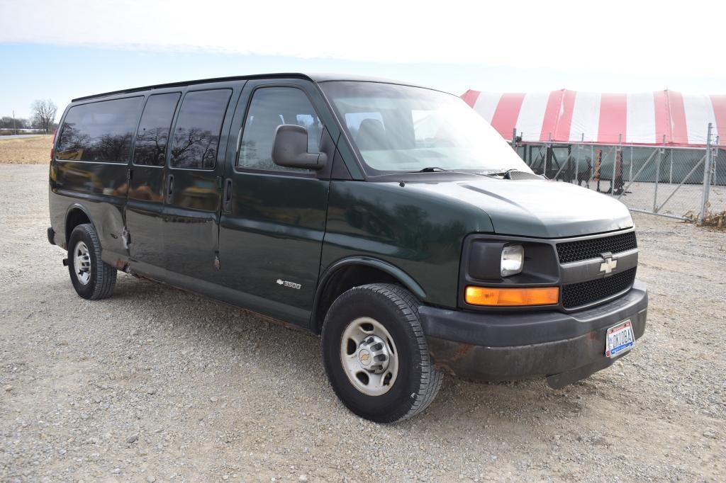 2004 Chevrolet 3500, 305,991 miles, 15  passenger van, gas, runs & drives,