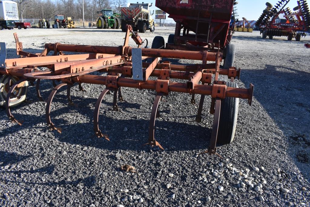 Allis Chalmers 1200 folding cultivator, 16ft  working width,
