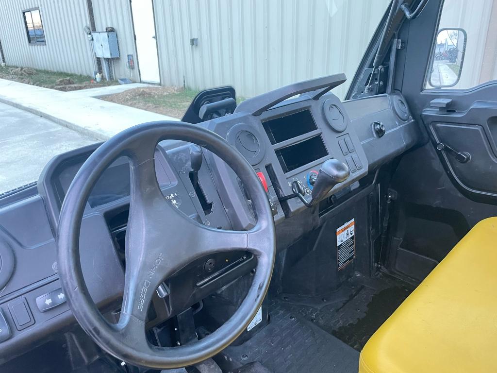 2018 John Deere XUV 865M, 571 hrs, enclosed  cab, HVAC, manual dump, new fr