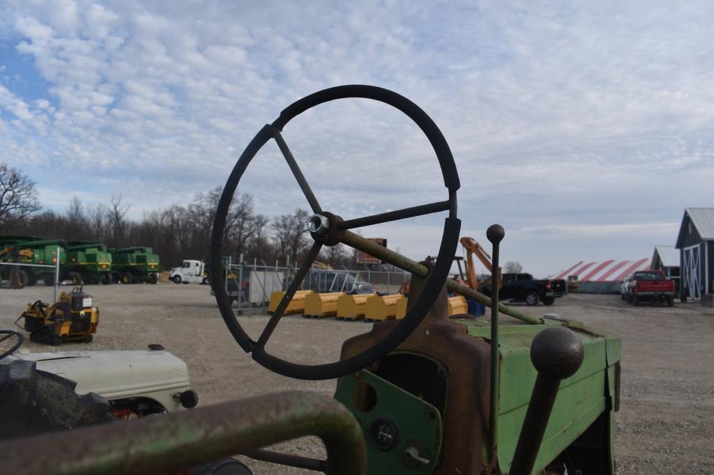 1953 John Deere 60, parts tractor, solid  front pedestal, PTO, engine is fr