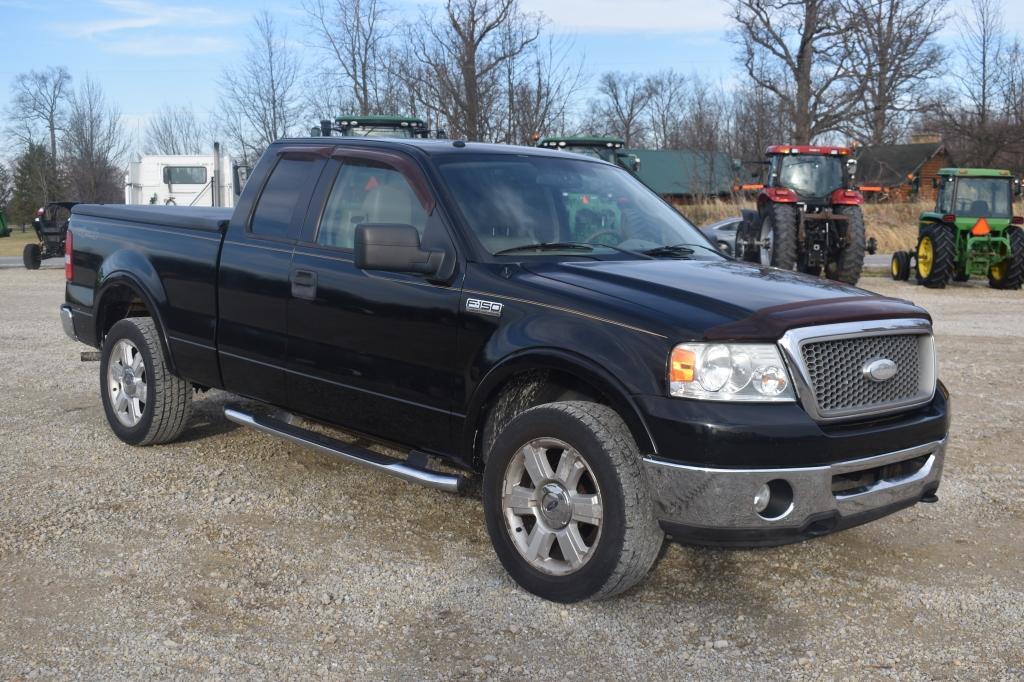 2006 Ford F150, Lariat package, 161,214  miles, ext. cab, 4x4, Undercover h