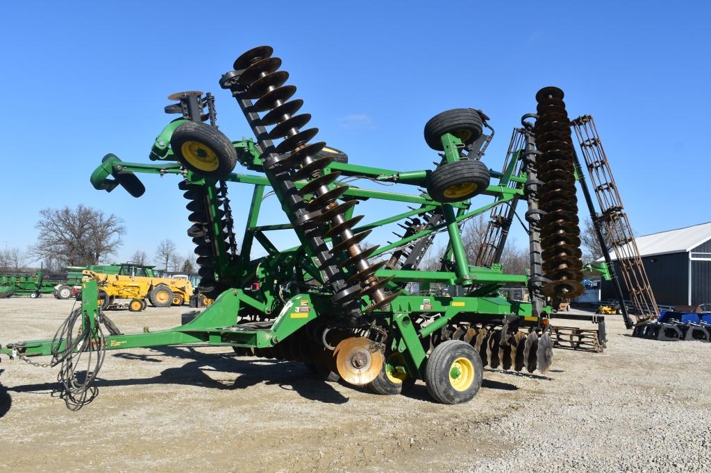 2013 John Deere 2623 Vertical Tillage tool,  33ft 7in. working width, front