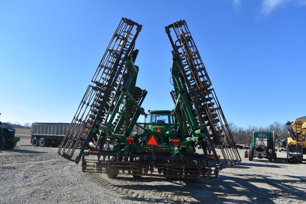 2013 John Deere 2623 Vertical Tillage tool,  33ft 7in. working width, front