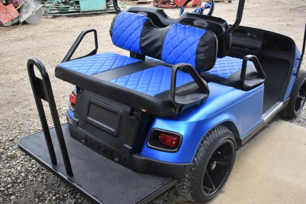 E-Z-GO Gas powered golf cart, rear seat, 4  person, custom rim, runs &drive