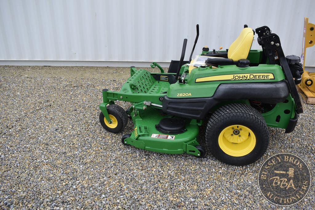 JOHN DEERE Z820A 26104