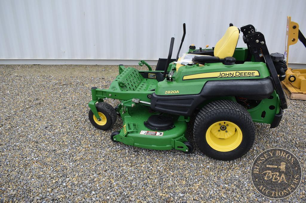 JOHN DEERE Z820A 26104