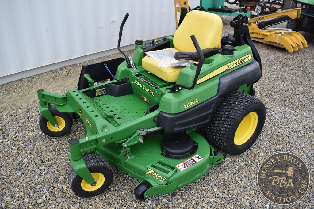 JOHN DEERE Z820A 26104