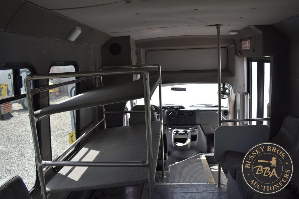 2011 FORD E350 SD 26124