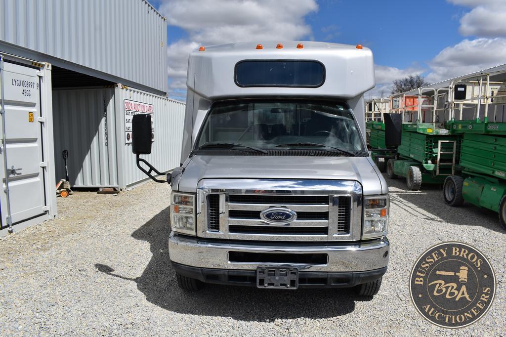 2011 FORD E350 SD 26124