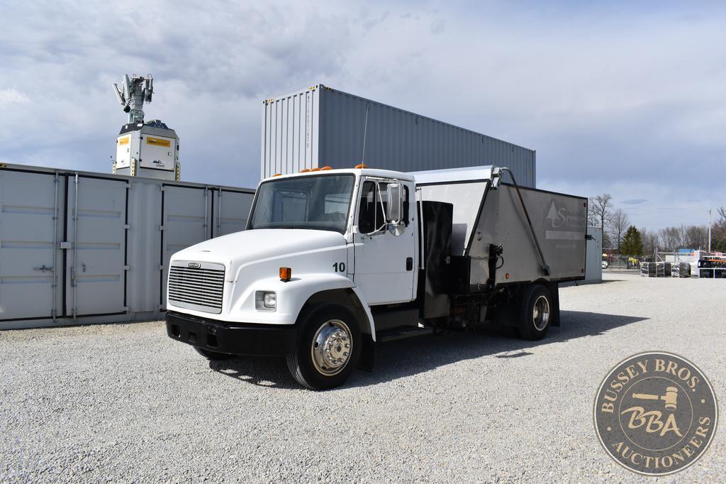 2001 FREIGHTLINER FL60 26017