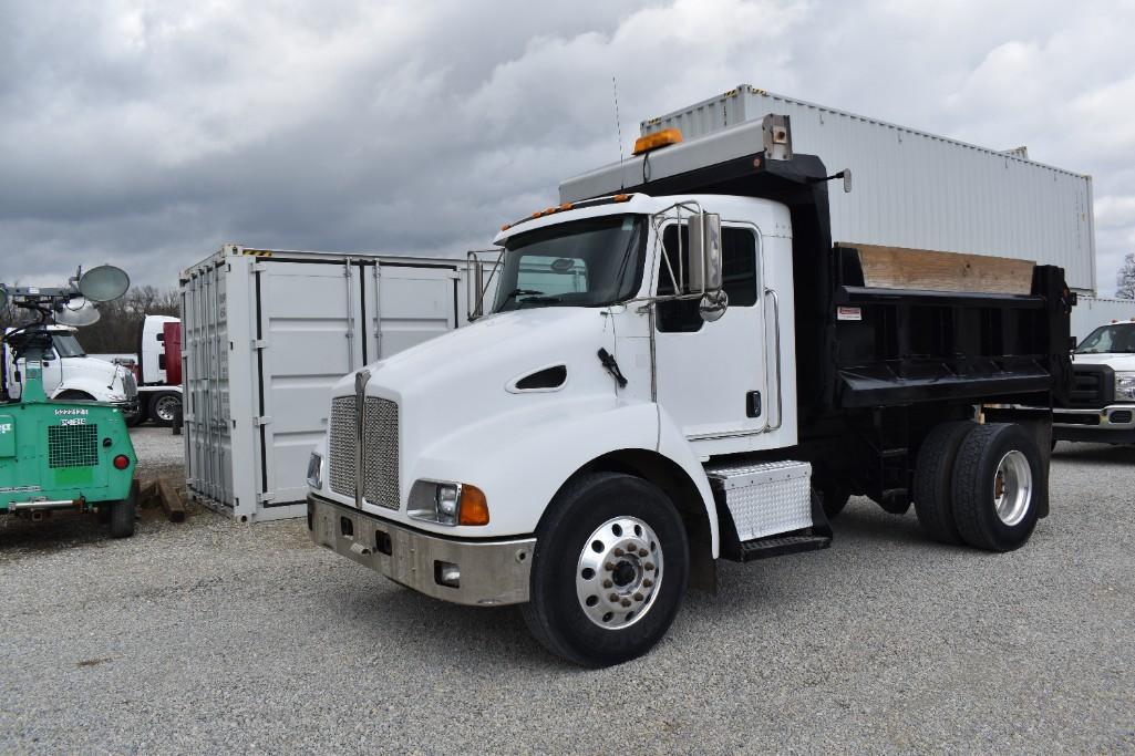 2005 KENWORTH T300 26241