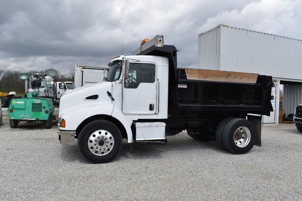 2005 KENWORTH T300 26241