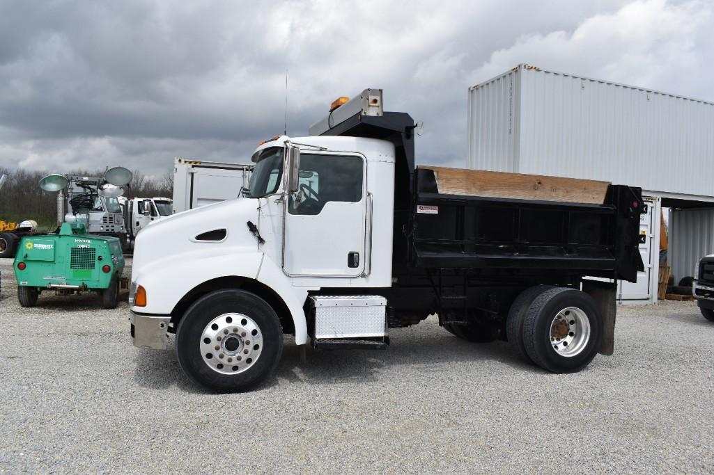 2005 KENWORTH T300 26241