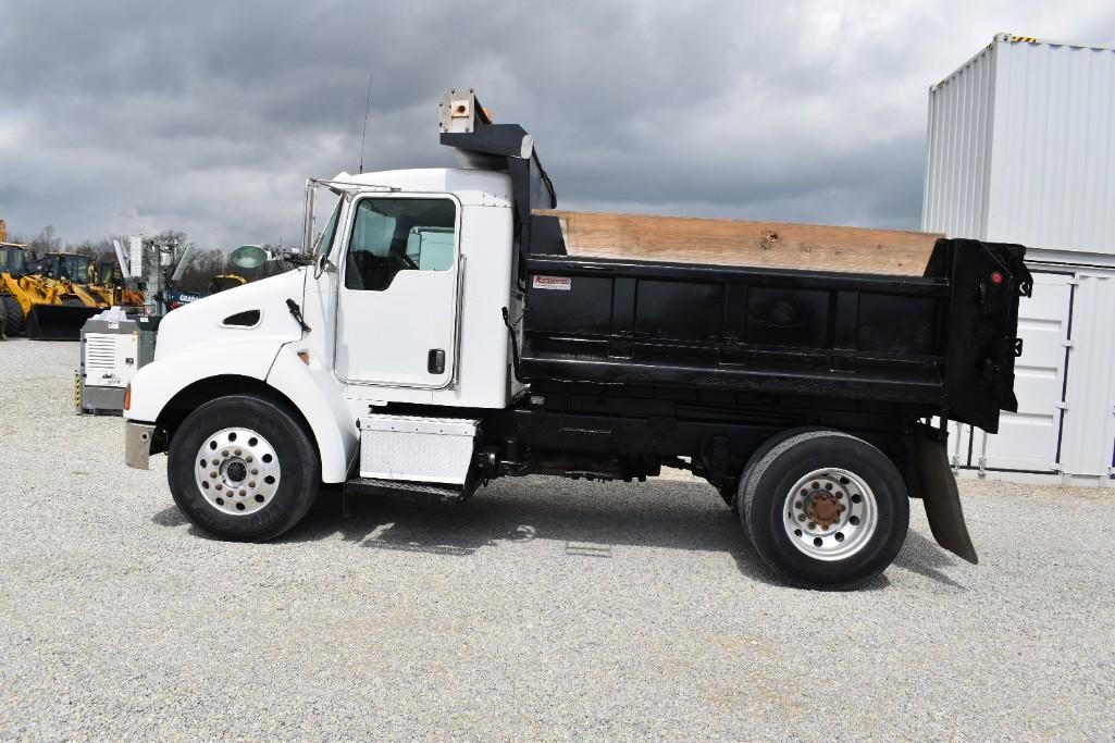 2005 KENWORTH T300 26241