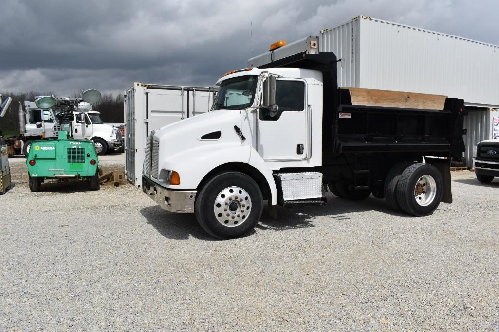 2005 KENWORTH T300 26241