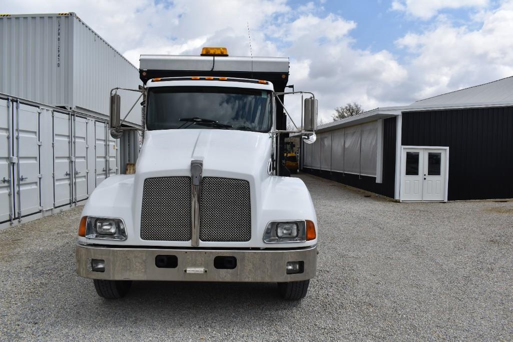 2005 KENWORTH T300 26241