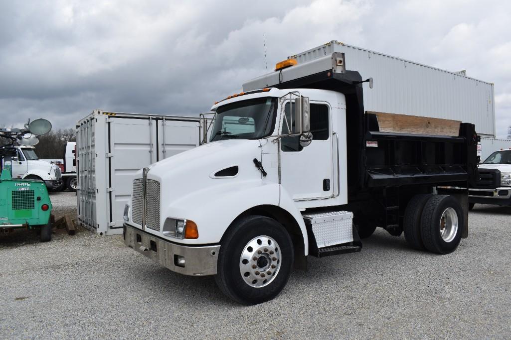 2005 KENWORTH T300 26241