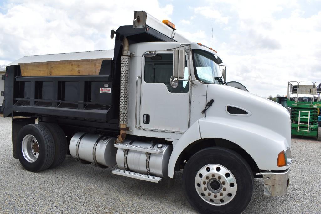 2005 KENWORTH T300 26241