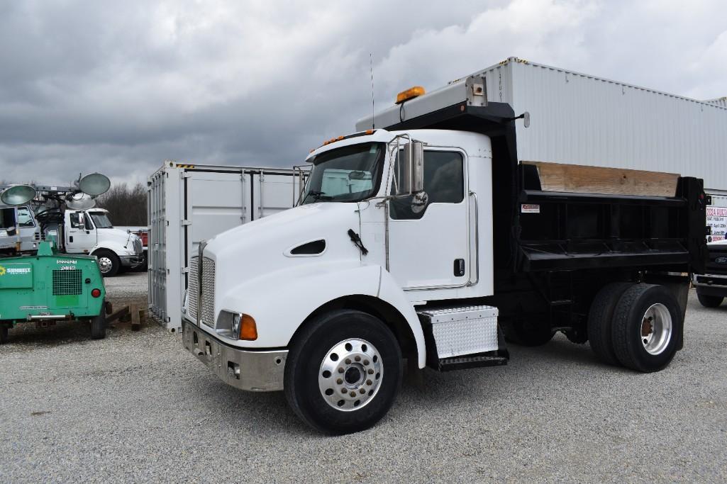 2005 KENWORTH T300 26241