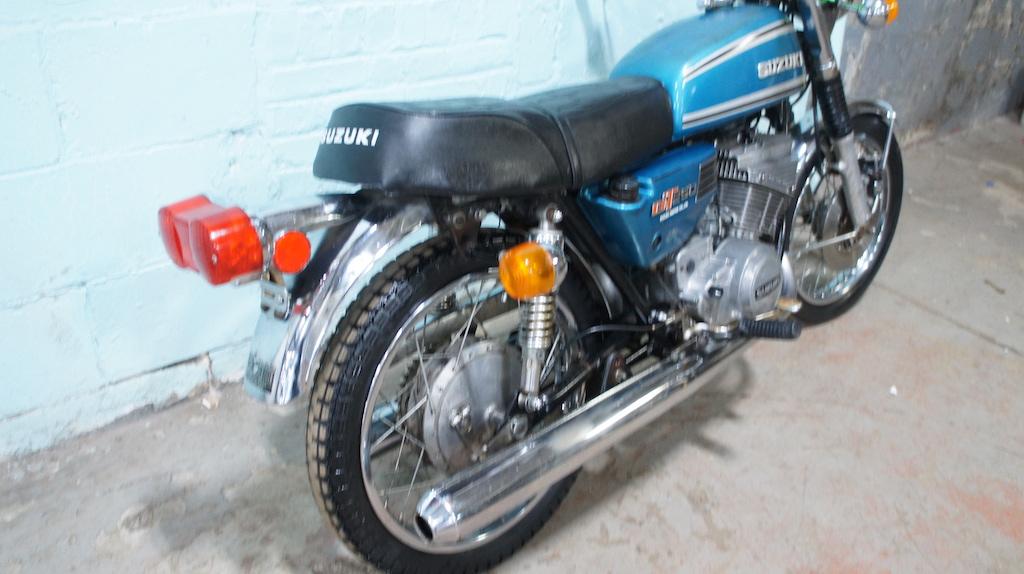 Suzuki GT250