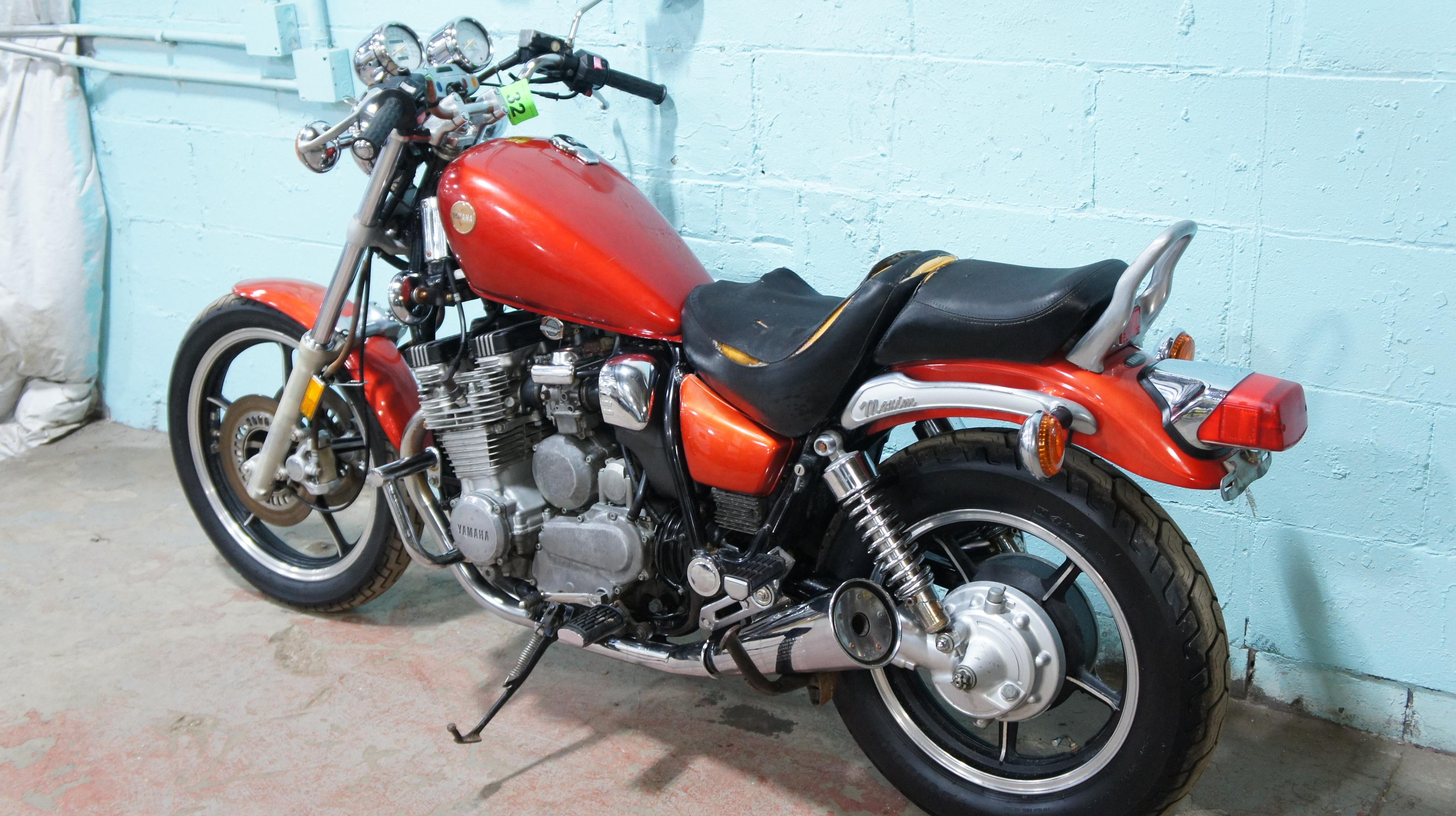 1985 YAMAHA XJ700 MAXIM Motorcycle