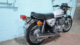 1975 SUZUKI GT380 Motorcycle