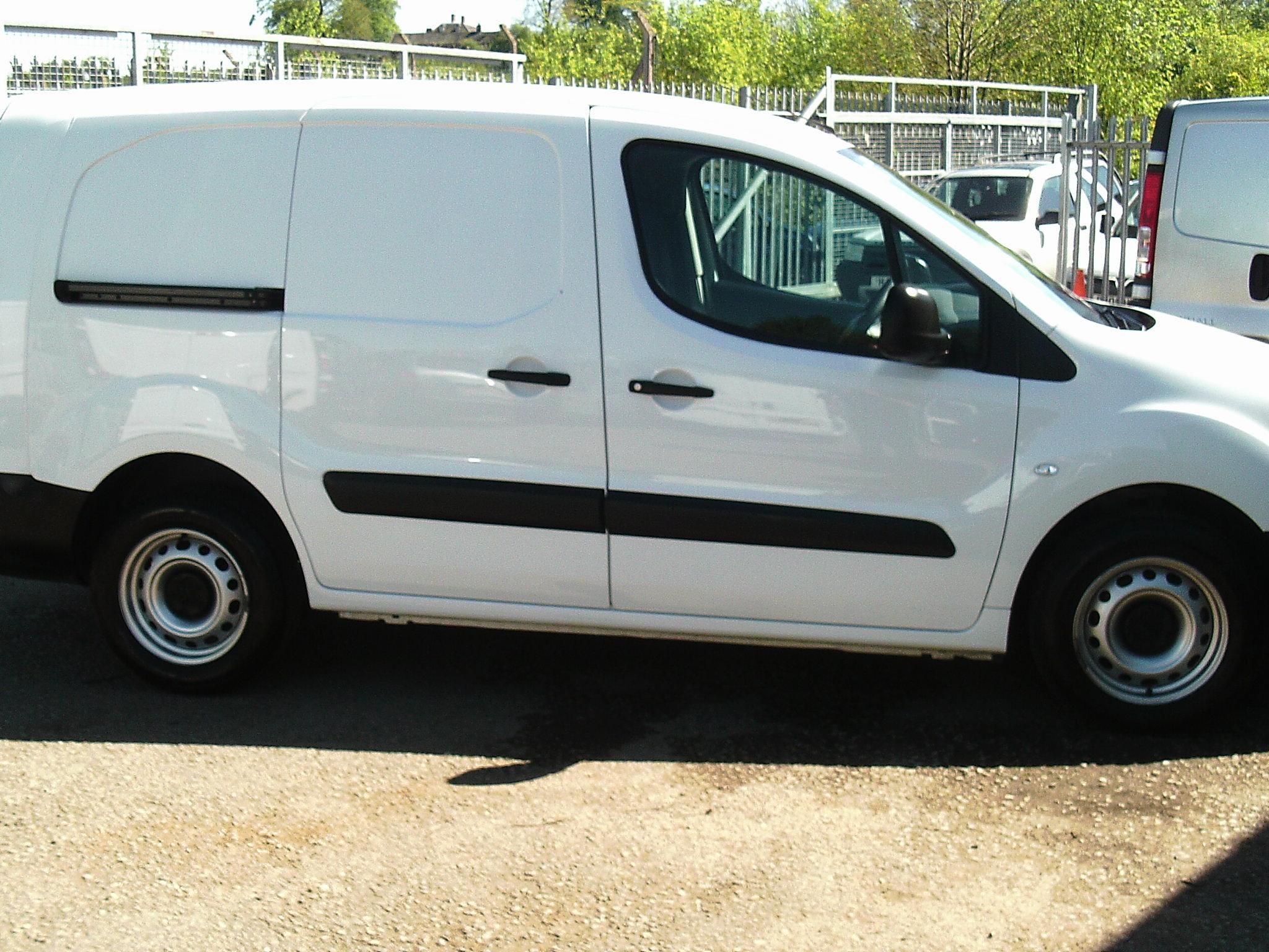 2017/17 REG PEUGEOT PARTNER S L2 BLUE HDI LWB WHITE DIESEL PANEL VAN, SHOWING 0 FORMER KEEPERS