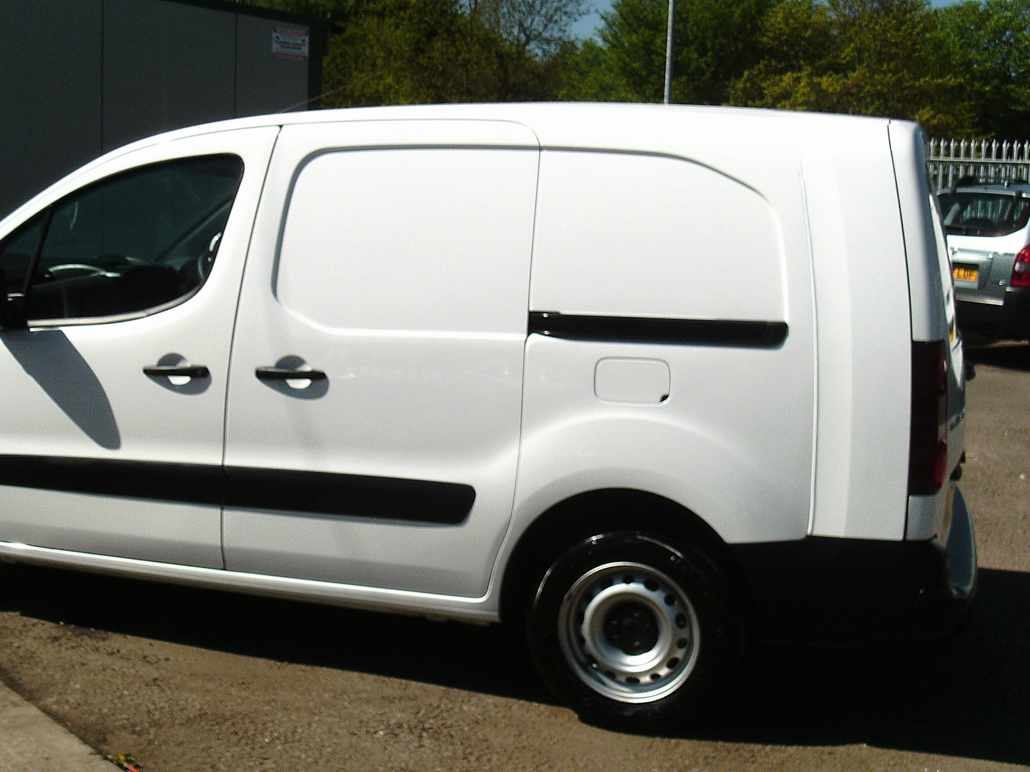 2017/17 REG PEUGEOT PARTNER S L2 BLUE HDI LWB WHITE DIESEL PANEL VAN, SHOWING 0 FORMER KEEPERS