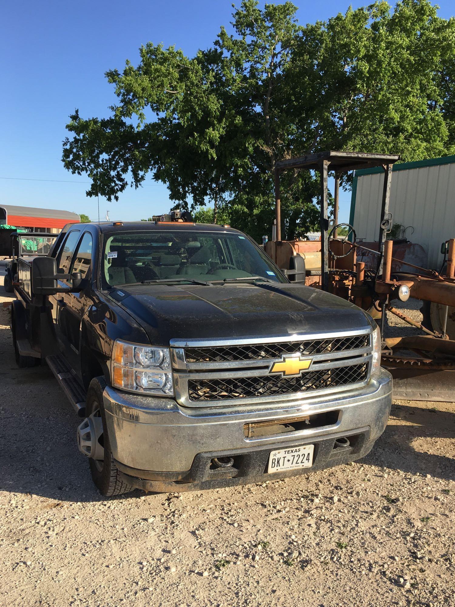 2013 Chevy 3500 crew cab diesel 4x4 worktruck with heavy flatbed, air compressor only 77,000 miles