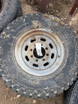 Ford 265/75/16 Big Foot Tire on 8 Hole Single Wheel