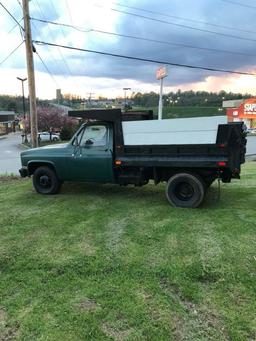 1 ton Chevrolet dump