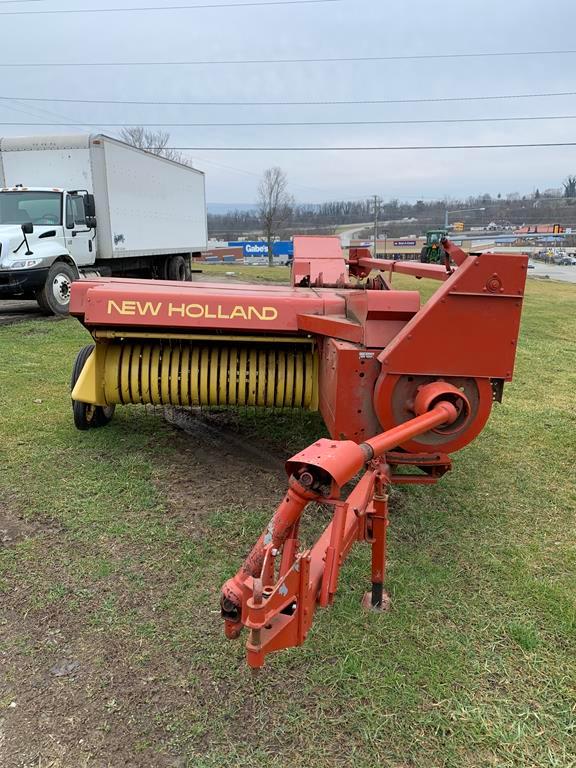 New Holland 273 Hayliner with thrower