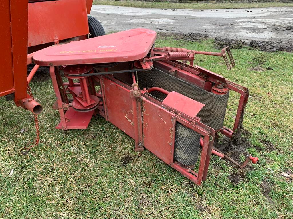 New Holland 273 Hayliner with thrower